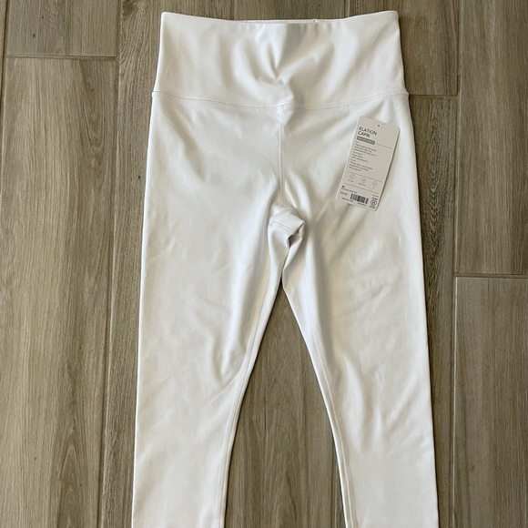 NWT Athleta Elation Capri in White - Picture 4 of 6